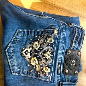 30x31 floral Miss Me Jeans, no stretch low cut